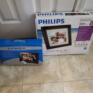 Digital photo frames